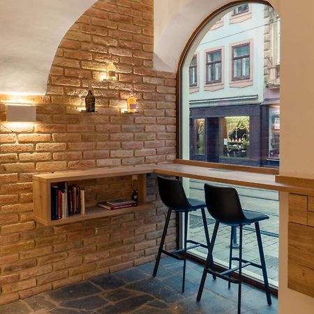אולומוץ White Wolf Boutique Apartments מראה חיצוני תמונה
