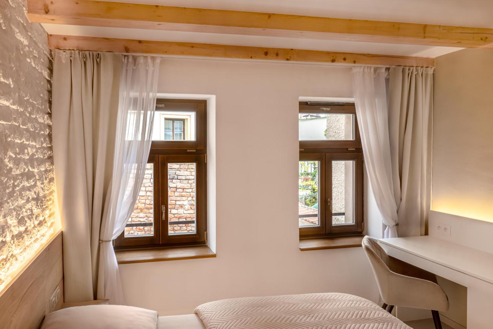 אולומוץ White Wolf Boutique Apartments מראה חיצוני תמונה